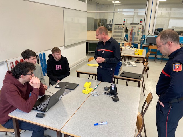 Les élèves de terminale technologique au service du SDIS